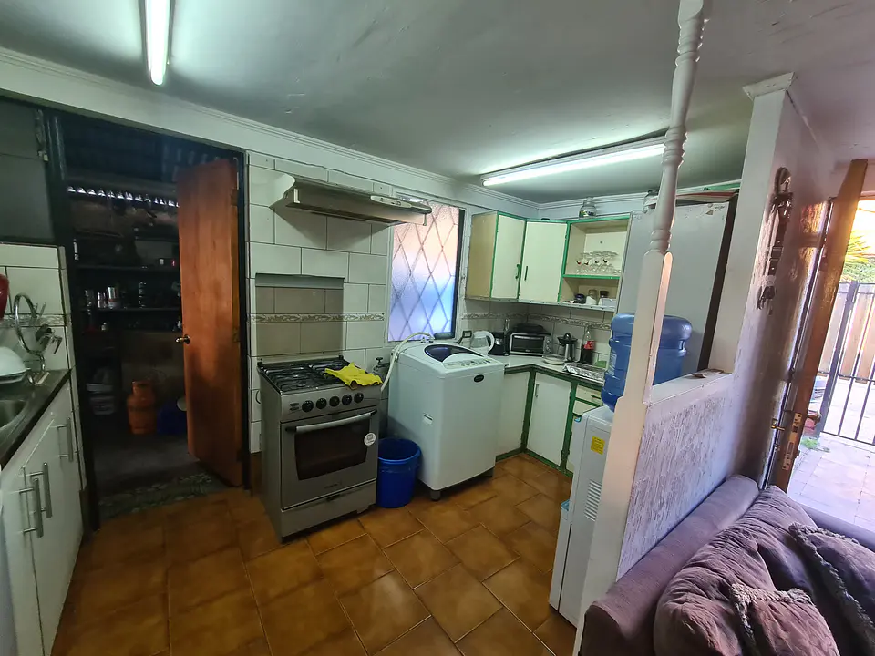 CASA SAN AGUSTIN ESQUINA GERONIMO DE ALDERETE COMUNA LA FLORIDA. 13