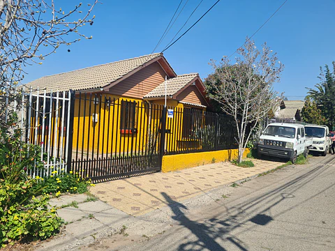 SE VENDE CASA AISLADA PSJE LOS SAUCES ESQUINA STA ELVIRA COMUNA DE LA FLORIDA ALTO