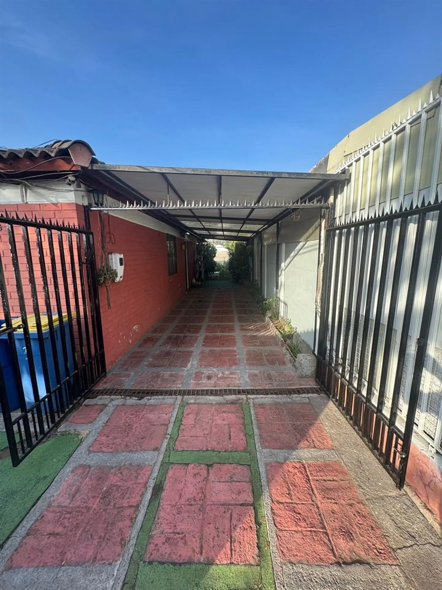 SE VENDE CASA AISLADA CONDOMINIO CALLE ALIHUEN CON GERONIMO DE ALDERETE COMUNA DE LA FLORIDA 21