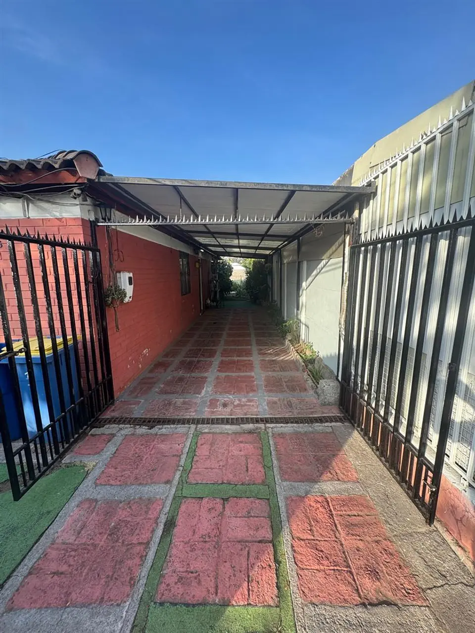 SE VENDE CASA AISLADA CONDOMINIO CALLE ALIHUEN CON GERONIMO DE ALDERETE COMUNA DE LA FLORIDA 21