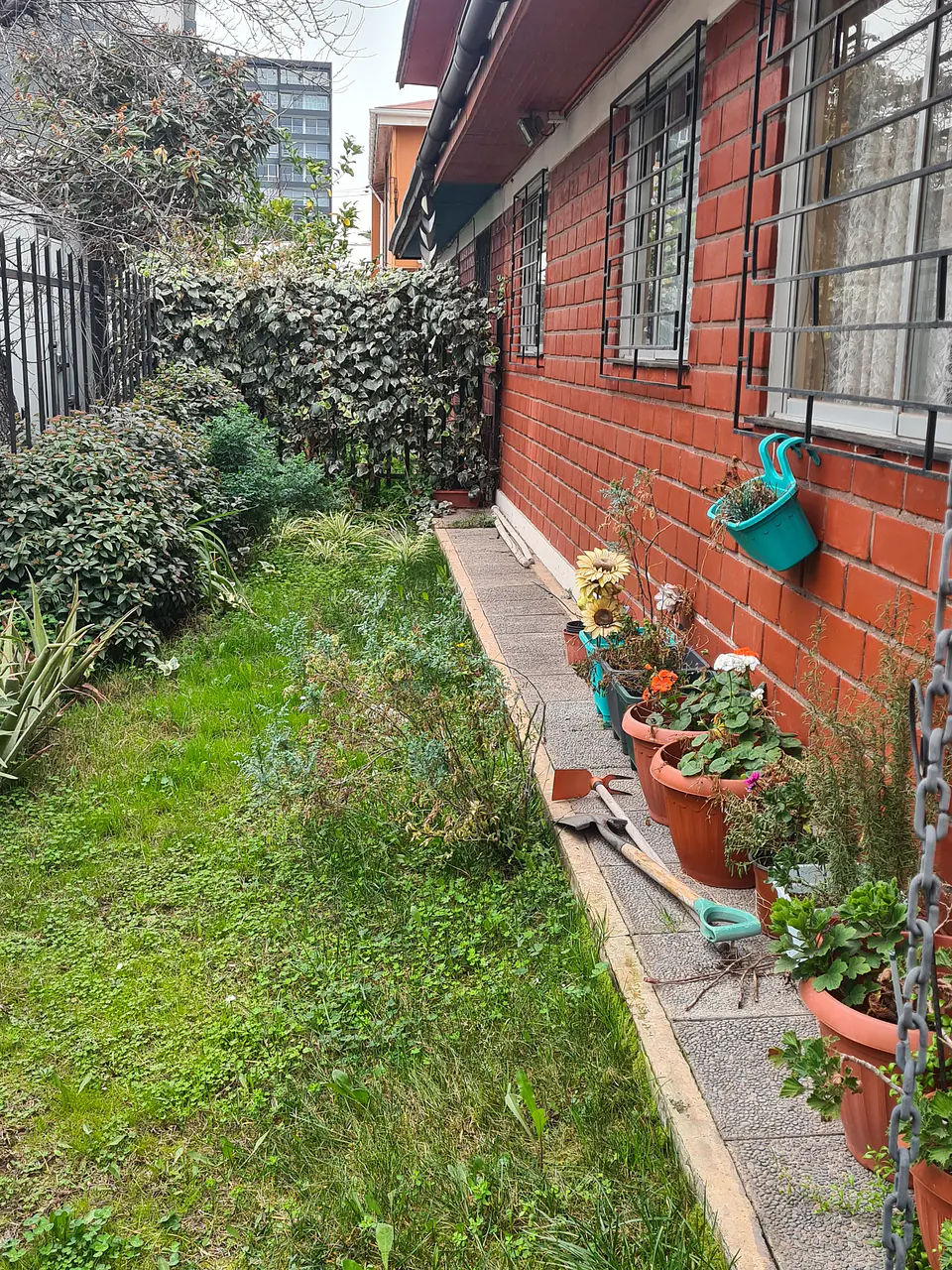 SE VENDE CASA UN PISO EN JUAN DE PINEDA A PASOS  DE AV WALKER MARTINEZ COMUNA LA FLORIDA 4