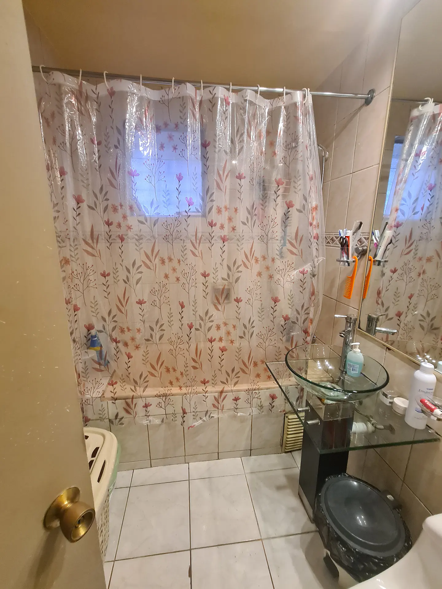 SE VENDE CASA UN PISO EN JUAN DE PINEDA A PASOS  DE AV WALKER MARTINEZ COMUNA LA FLORIDA 7