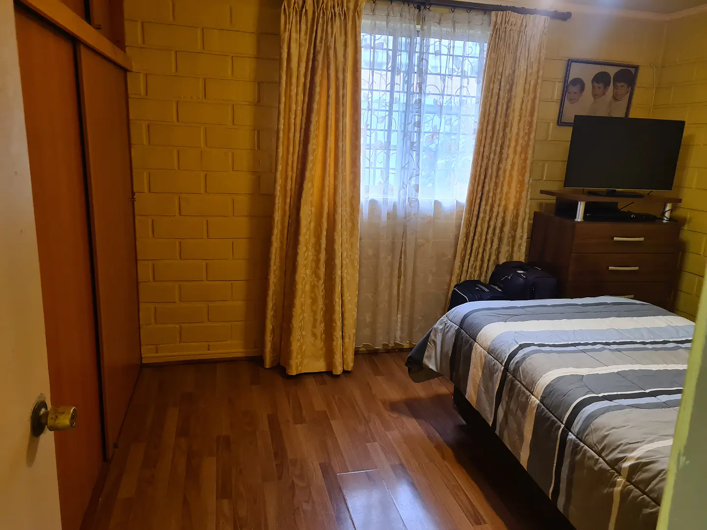 SE VENDE CASA UN PISO EN JUAN DE PINEDA A PASOS  DE AV WALKER MARTINEZ COMUNA LA FLORIDA 17