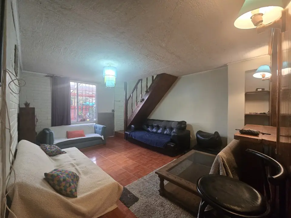 SE VENDE CASA 2 PISOS ESQUINA GERONIMO DE ALDERETE CON MARCELA PAZ COMUNA LA FLORIDA ALTO 4