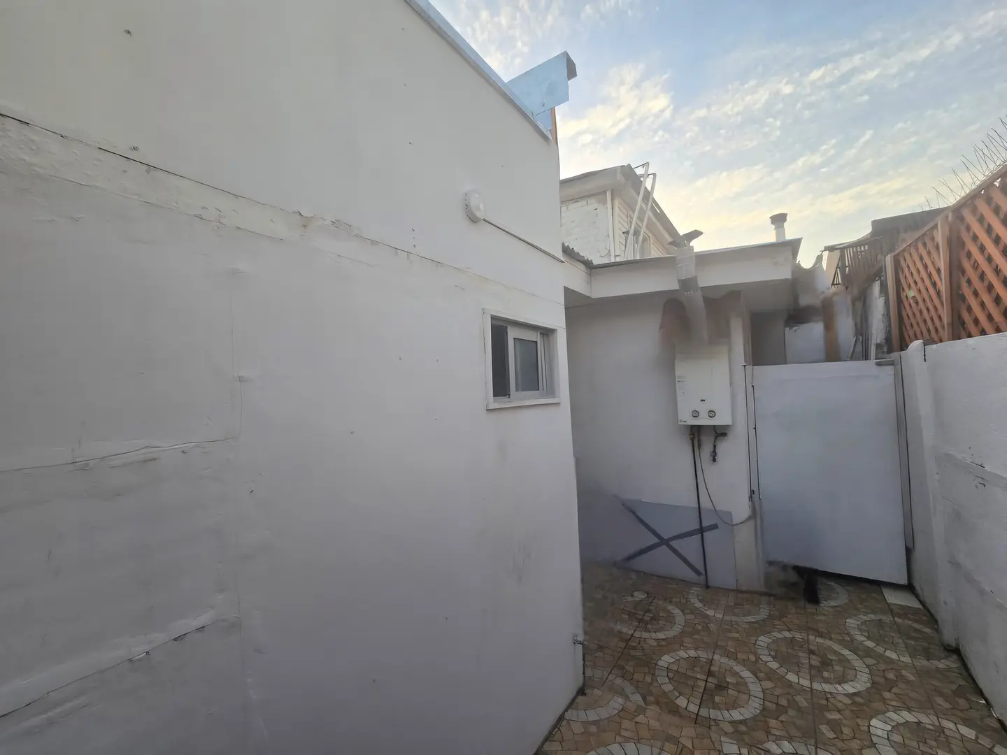 SE VENDE CASA 2 PISOS ESQUINA GERONIMO DE ALDERETE CON MARCELA PAZ COMUNA LA FLORIDA ALTO 8