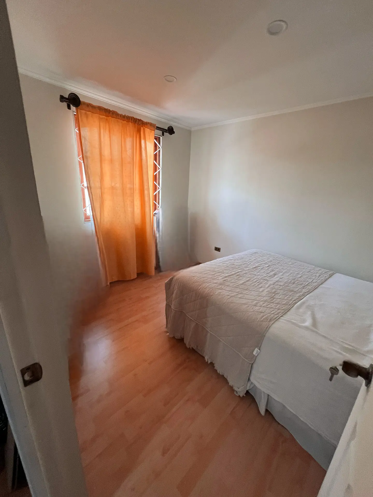 SE VENDE CASA EN NUESTRA SRA DEL CARMEN 9585 ESQUINA STA INES COMUNA ALTO LA FLORIDA 24