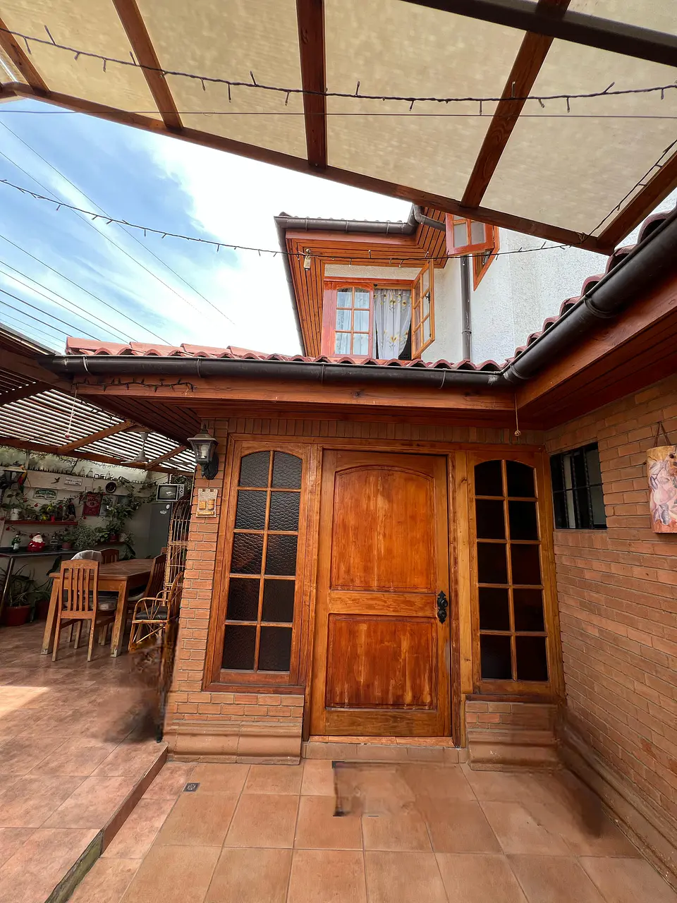 SE VENDE CASA EN NUESTRA SRA DEL CARMEN 9585 ESQUINA STA INES COMUNA ALTO LA FLORIDA 33