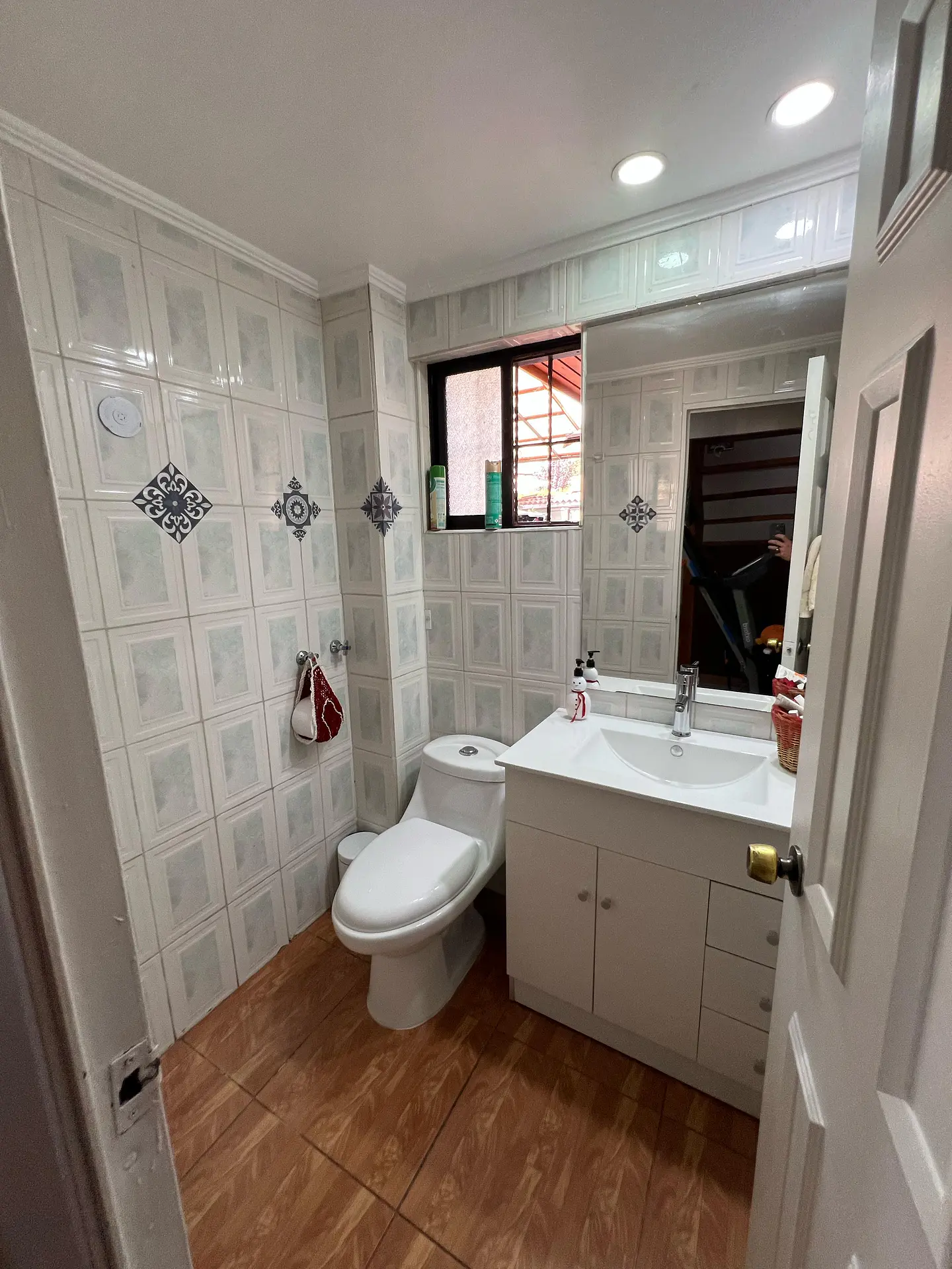 SE VENDE CASA EN NUESTRA SRA DEL CARMEN 9585 ESQUINA STA INES COMUNA ALTO LA FLORIDA 40