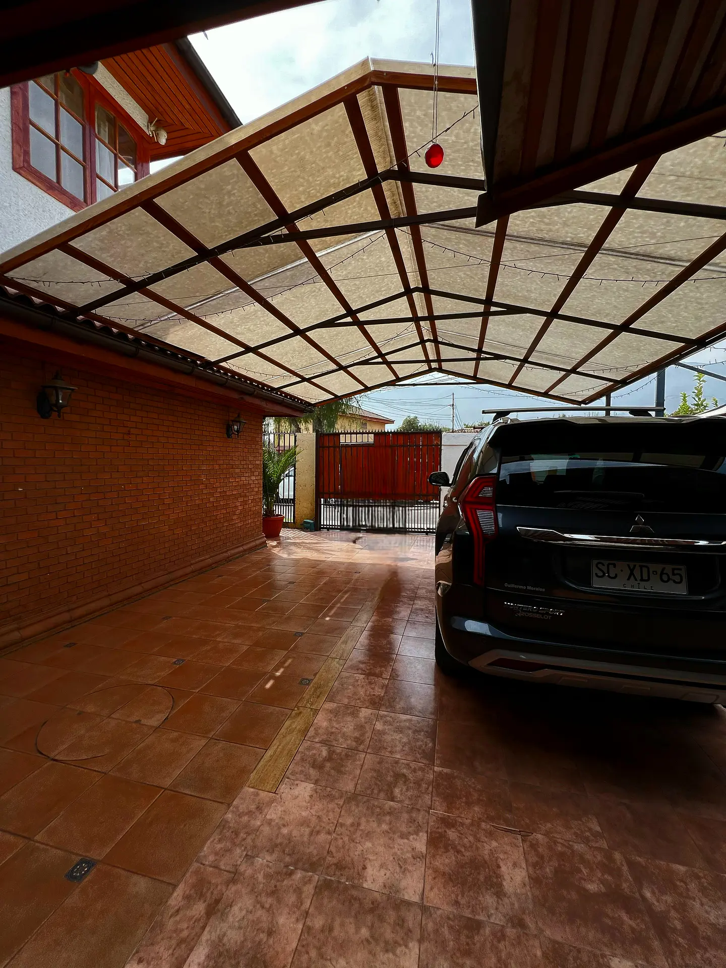 SE VENDE CASA EN NUESTRA SRA DEL CARMEN 9585 ESQUINA STA INES COMUNA ALTO LA FLORIDA 43