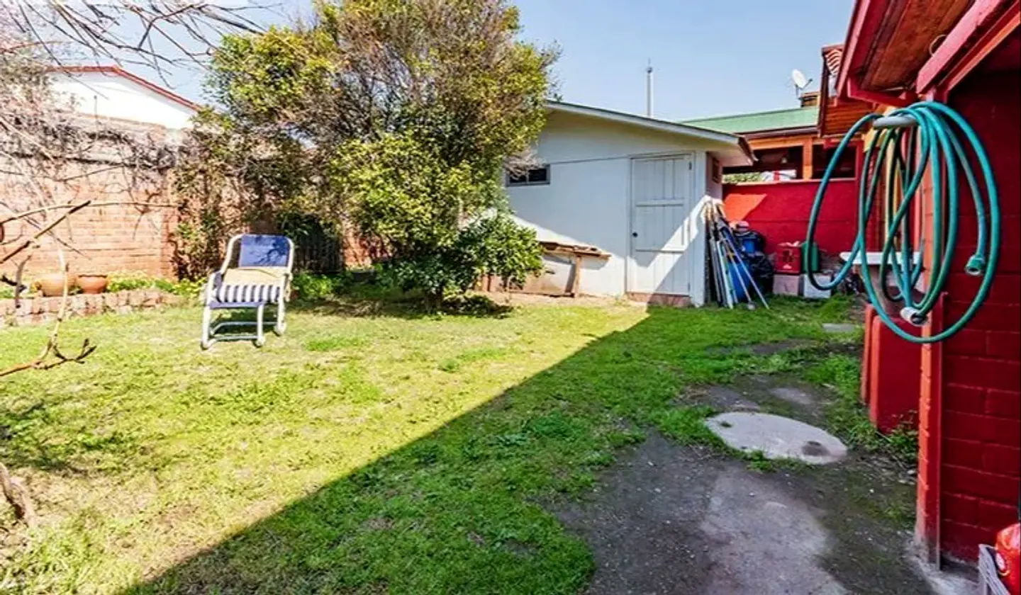 SE VENDE CASA DE 2 PISOS EN GERONIMO DE ALDERETE / A 50 MTR DE AV LA FLORIDA. 6