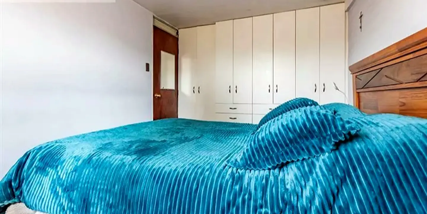 SE VENDE CASA DE 2 PISOS EN GERONIMO DE ALDERETE / A 50 MTR DE AV LA FLORIDA. 7