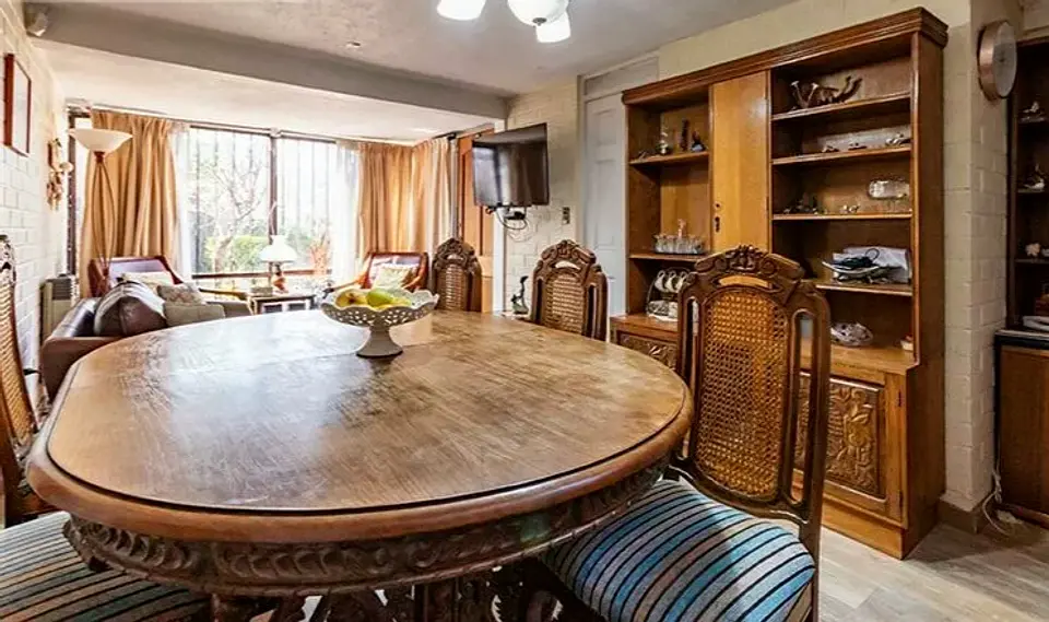 SE VENDE CASA DE 2 PISOS EN GERONIMO DE ALDERETE / A 50 MTR DE AV LA FLORIDA. 10