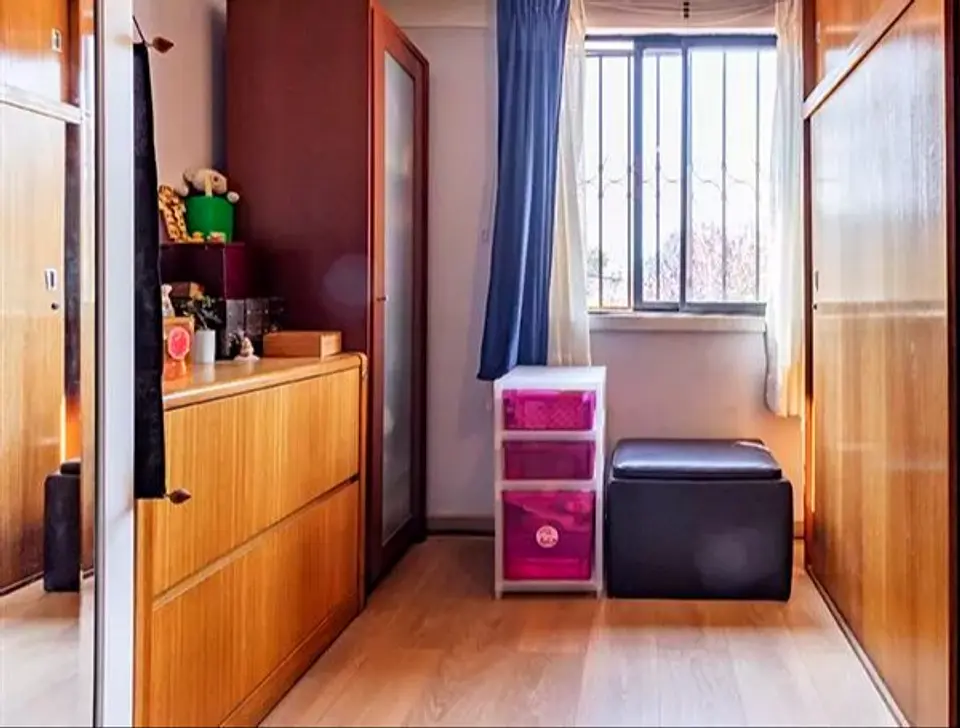 SE VENDE CASA DE 2 PISOS EN GERONIMO DE ALDERETE / A 50 MTR DE AV LA FLORIDA. 11