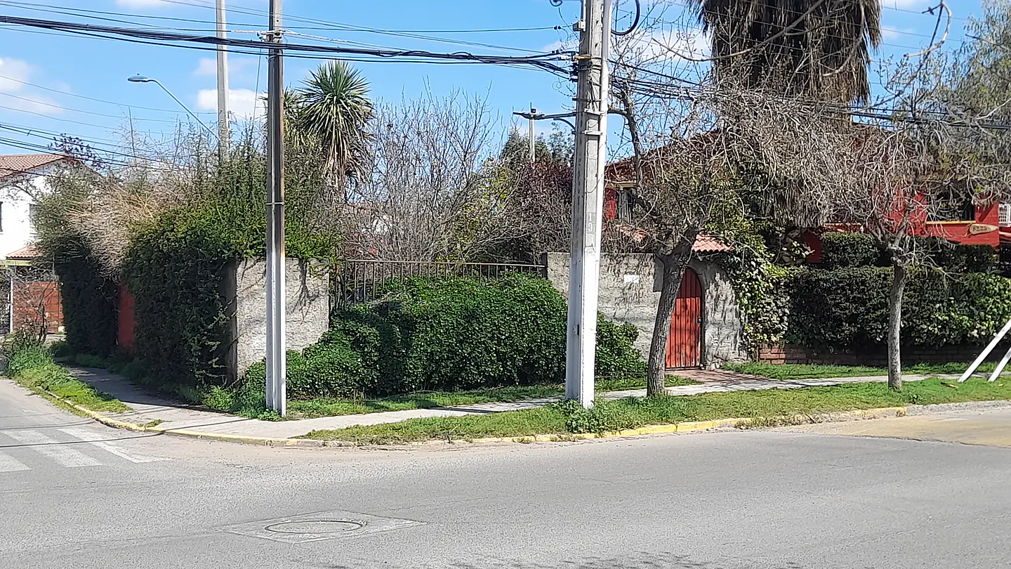SE VENDE CASA DE 2 PISOS EN GERONIMO DE ALDERETE / A 50 MTR DE AV LA FLORIDA. 1