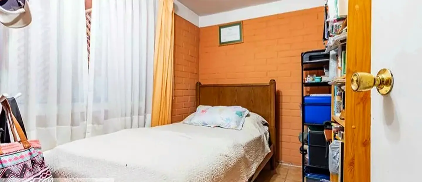 SE VENDE CASA DE 2 PISOS EN GERONIMO DE ALDERETE / A 50 MTR DE AV LA FLORIDA. 15