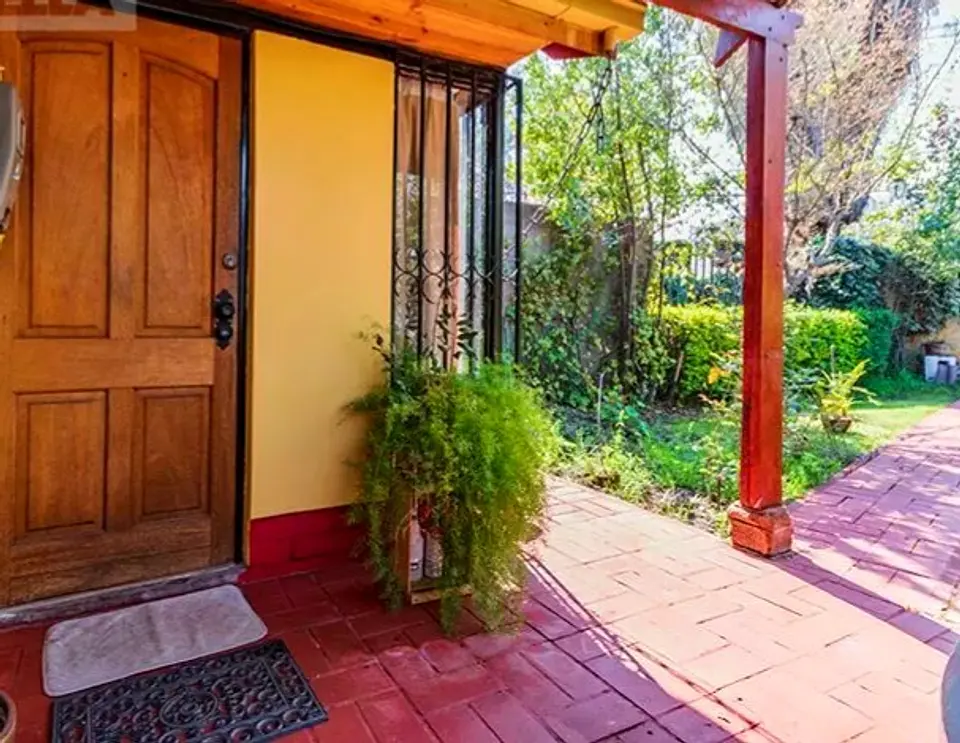 SE VENDE CASA DE 2 PISOS EN GERONIMO DE ALDERETE / A 50 MTR DE AV LA FLORIDA. 16
