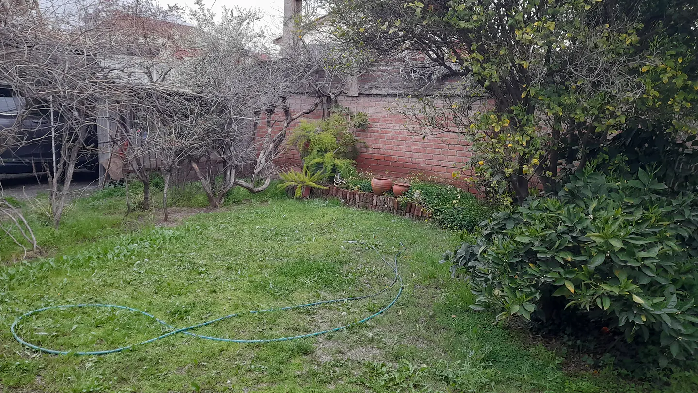 SE VENDE CASA DE 2 PISOS EN GERONIMO DE ALDERETE / A 50 MTR DE AV LA FLORIDA. 19