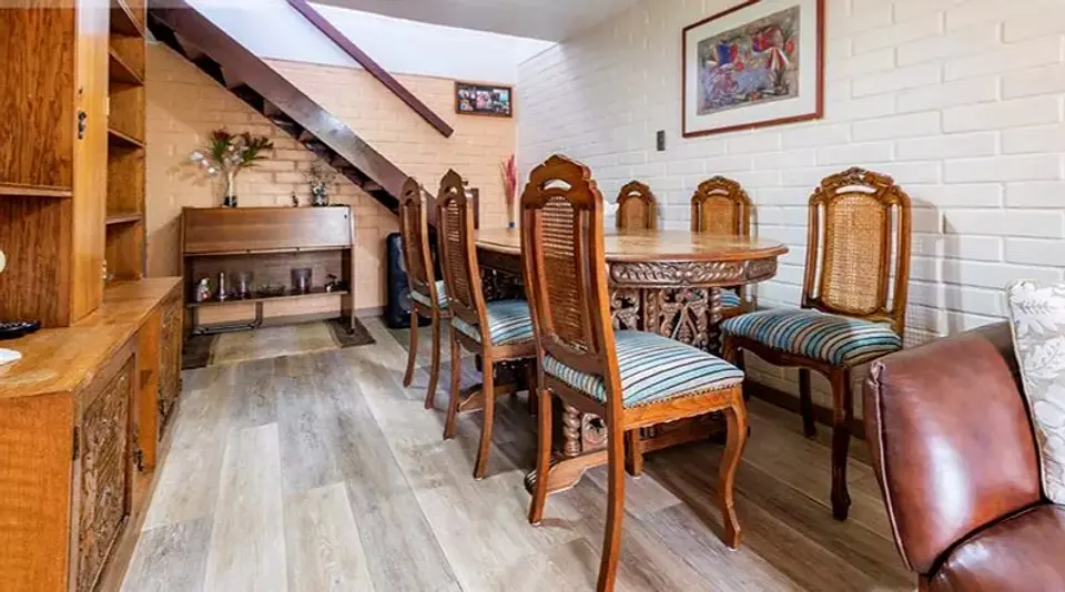 SE VENDE CASA DE 2 PISOS EN GERONIMO DE ALDERETE / A 50 MTR DE AV LA FLORIDA. 21