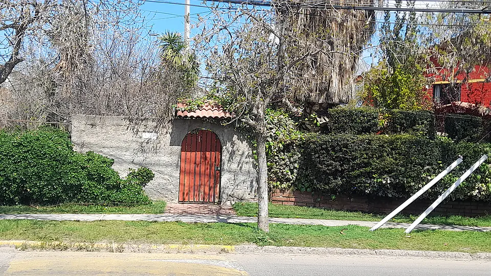 SE VENDE CASA DE 2 PISOS EN GERONIMO DE ALDERETE / A 50 MTR DE AV LA FLORIDA. 3