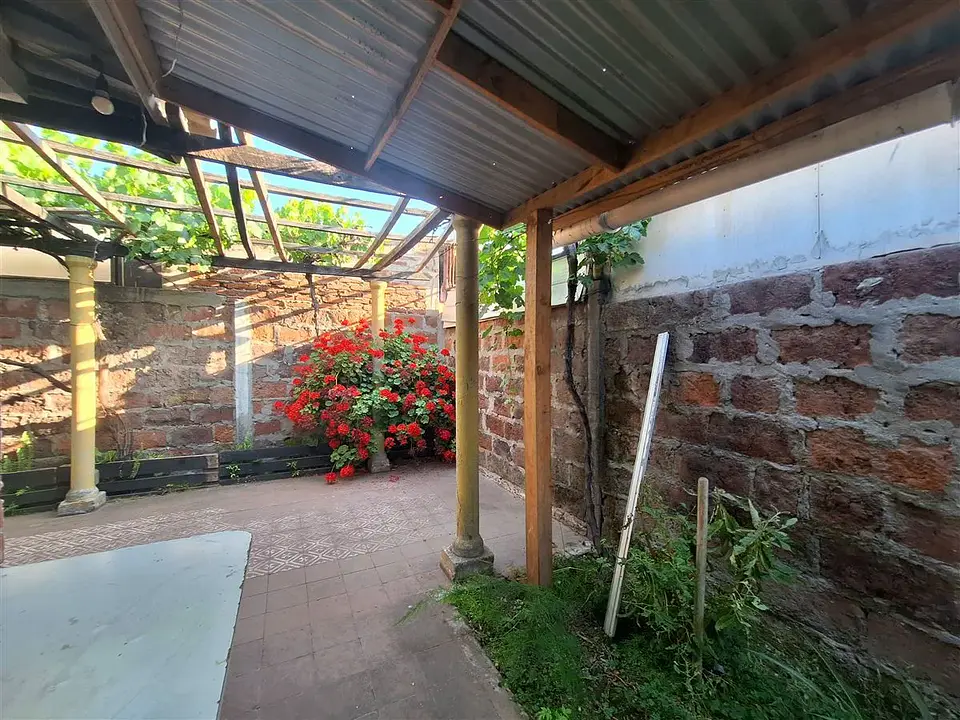   SE VENDE CASA AV PERU ESQUINA GERONIMO DE ALDARETE COMUNA DE LA FLORIDA 18