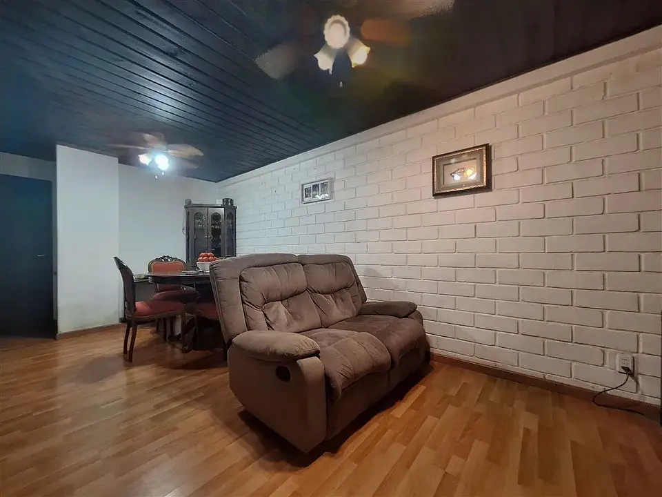   SE VENDE CASA AV PERU ESQUINA GERONIMO DE ALDARETE COMUNA DE LA FLORIDA 25