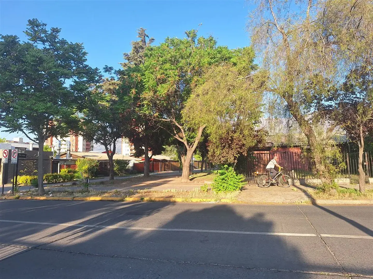   SE VENDE CASA AV PERU ESQUINA GERONIMO DE ALDARETE COMUNA DE LA FLORIDA 27