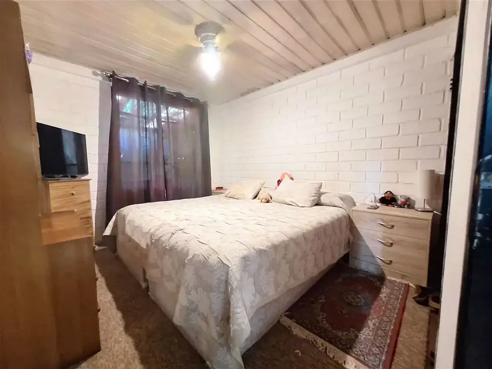   SE VENDE CASA AV PERU ESQUINA GERONIMO DE ALDARETE COMUNA DE LA FLORIDA 30