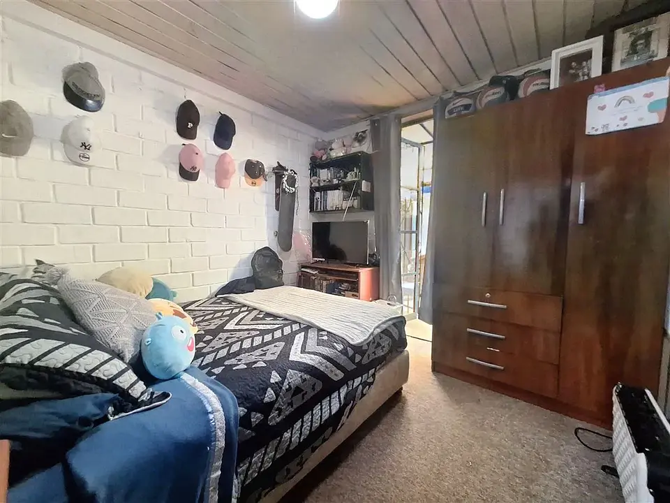   SE VENDE CASA AV PERU ESQUINA GERONIMO DE ALDARETE COMUNA DE LA FLORIDA 31