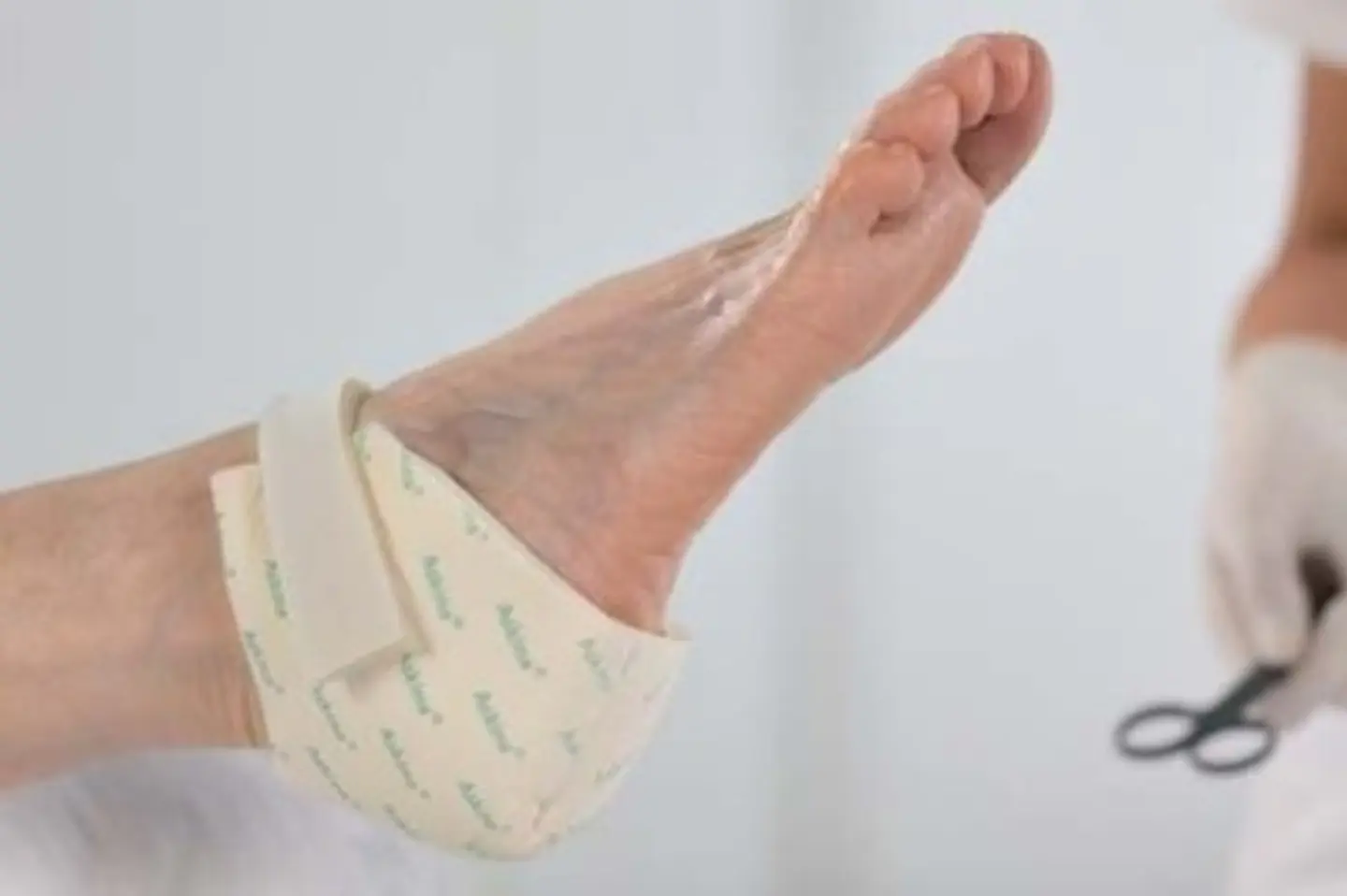 ASKINA HEEL TALONERA ANIESCARAS  2