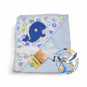 Manta Algodón con Capucha Ballena Celeste