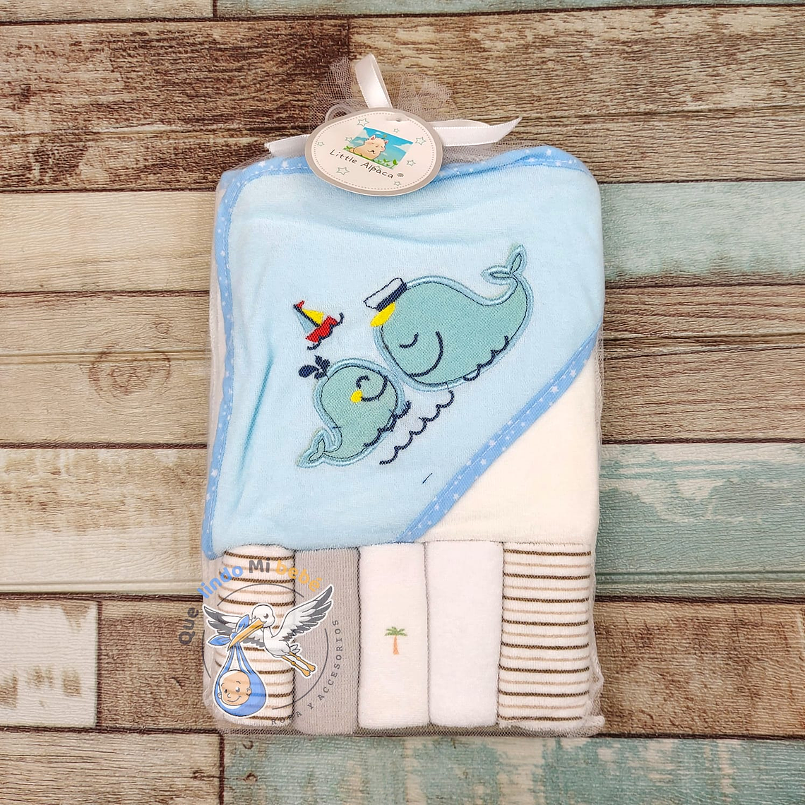 Toalla Capucha + Set 5 Toallitas Ballena 1