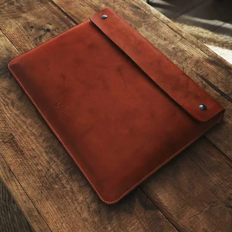 FUNDA CUERO ACOLCHADO PARA MACBOOK Y NOTEBOOK 2