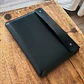 FUNDA CUERO ACOLCHADO PARA MACBOOK Y NOTEBOOK NEGRO - Miniatura 2