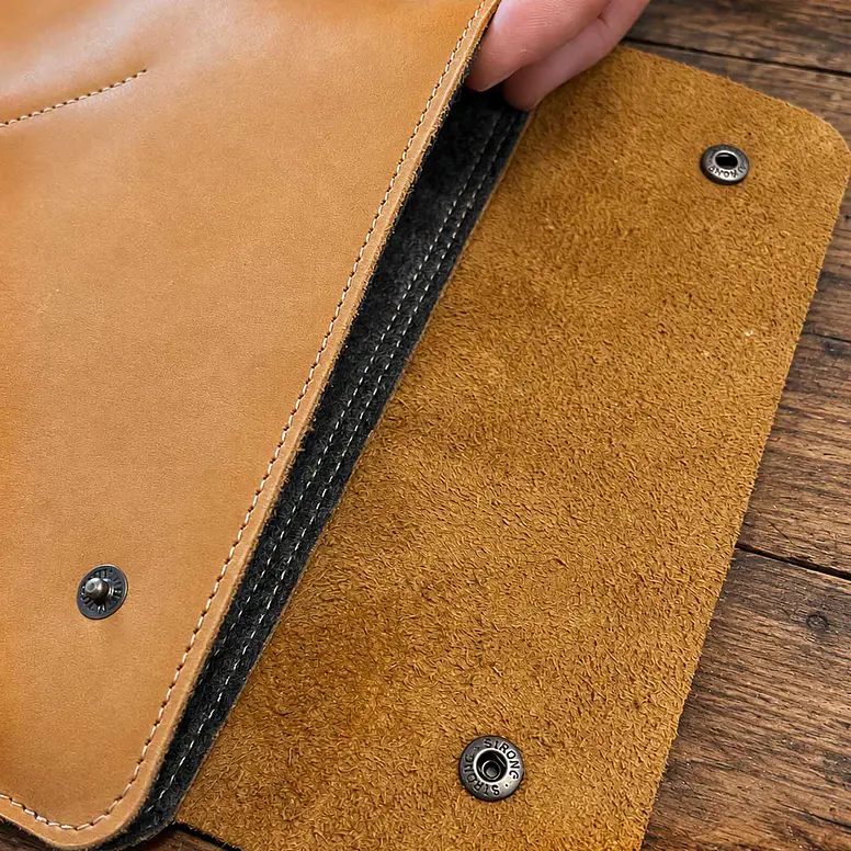 FUNDA DE CUERO IPAD ACOLCHADA 3