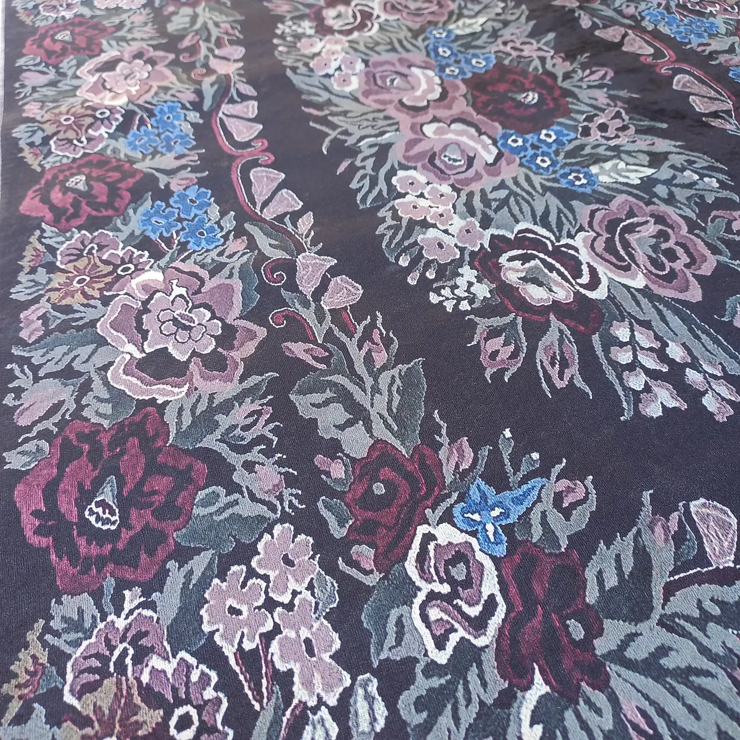 Alfombra Velvet Antideslizante Romantic Queen 310x78cm 2