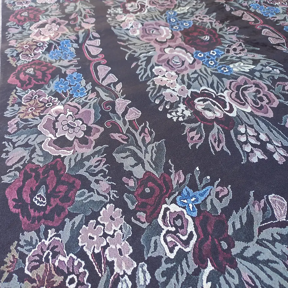 Alfombra Velvet Antideslizante Romantic Queen 310x78cm 2