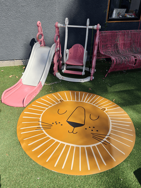 Alfombra Vinílica / Baby Tiger 140x140