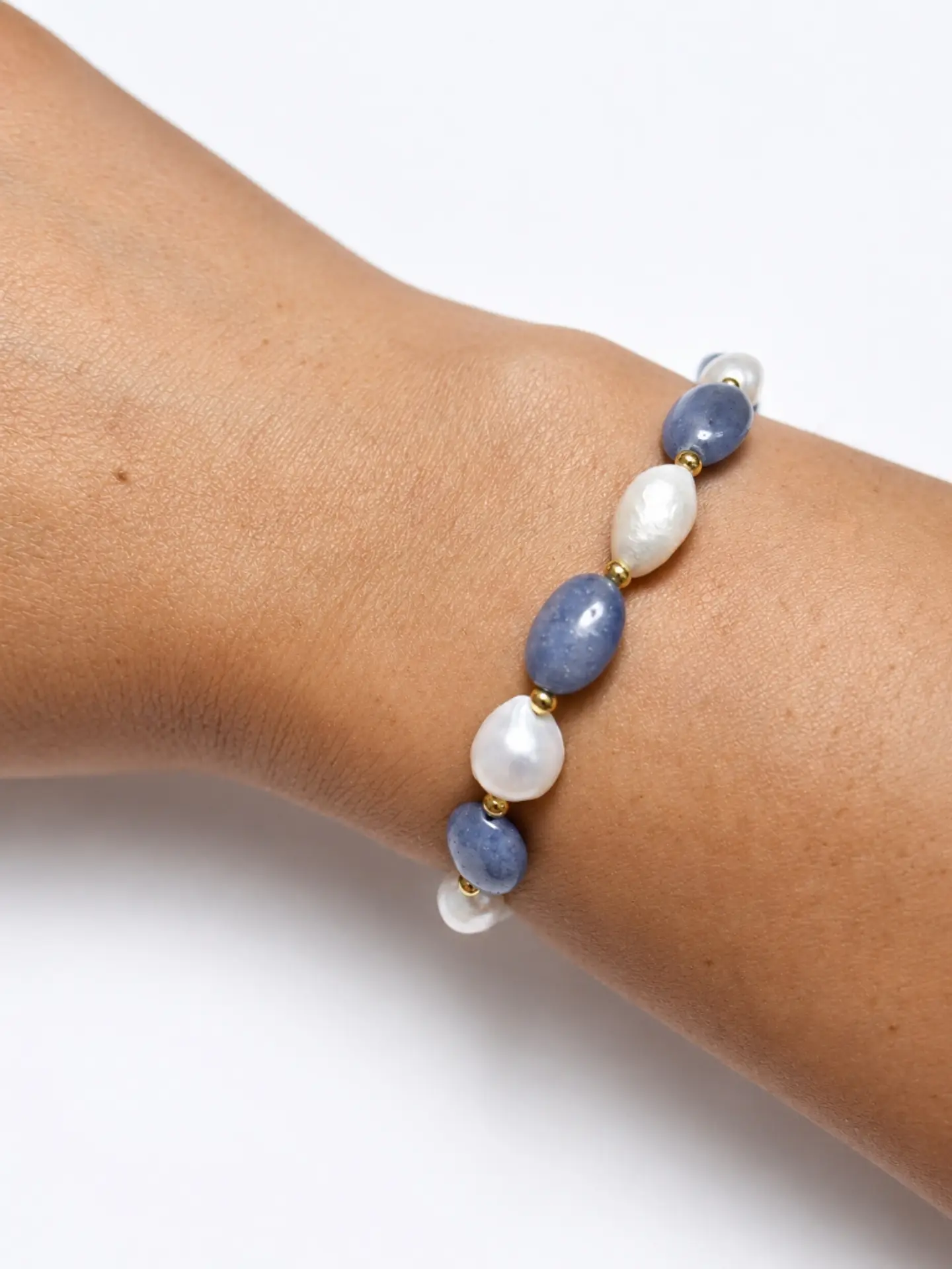 Brazalete perla barroca con piedras azules 6