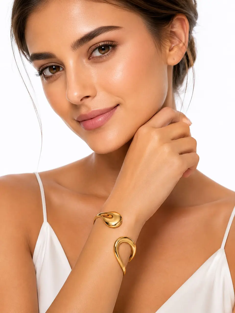 Pulsera dorada abierta geométrica 2