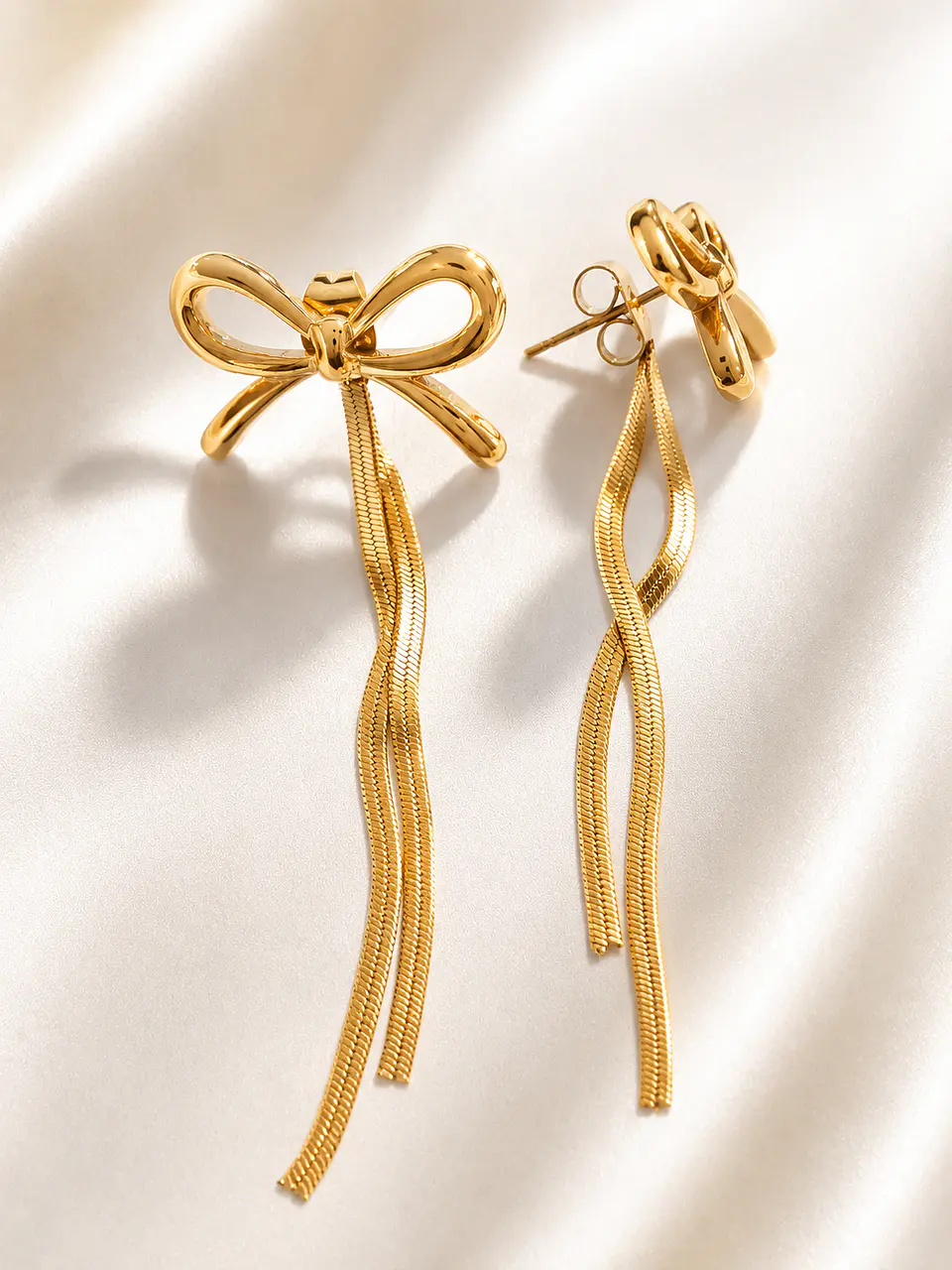 Conjunto dorado moño estilizado 3