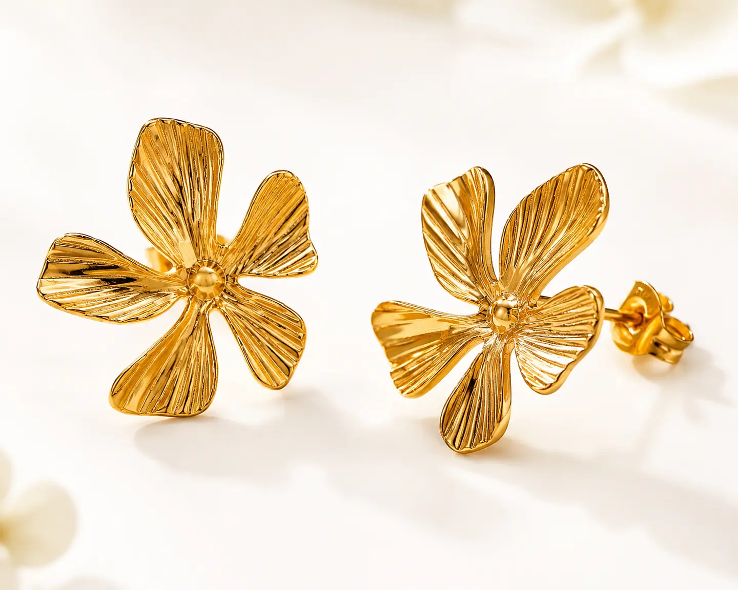 Conjunto dorado flor orgánica 3