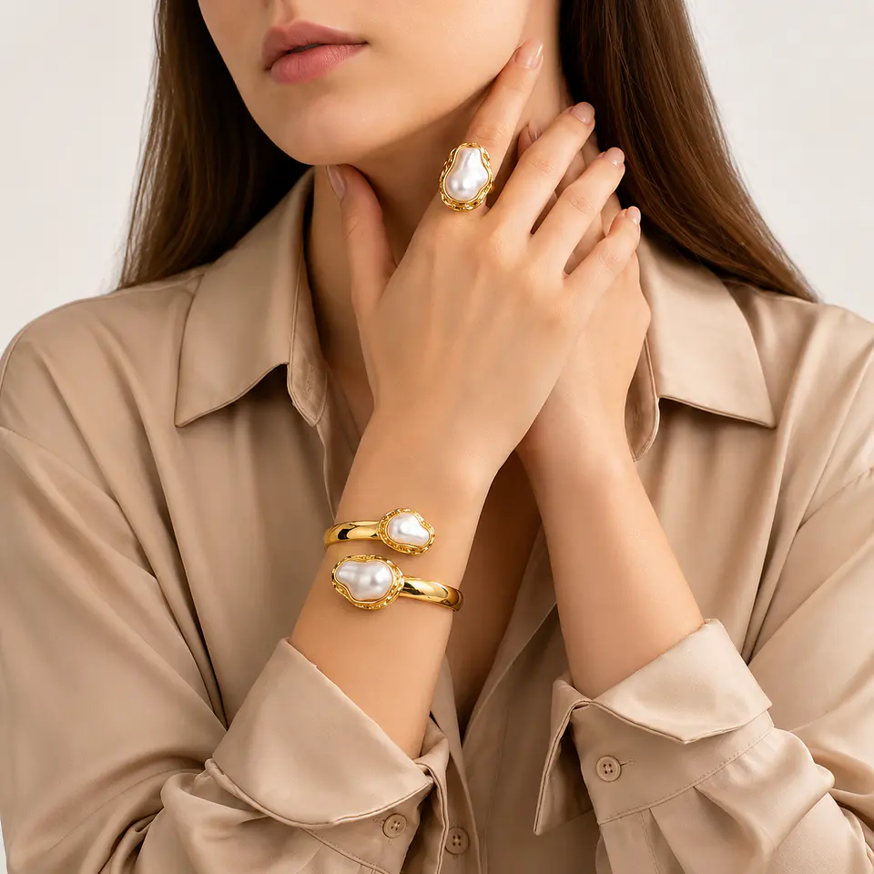 Conjunto dorado perlas barrocas estatement 2