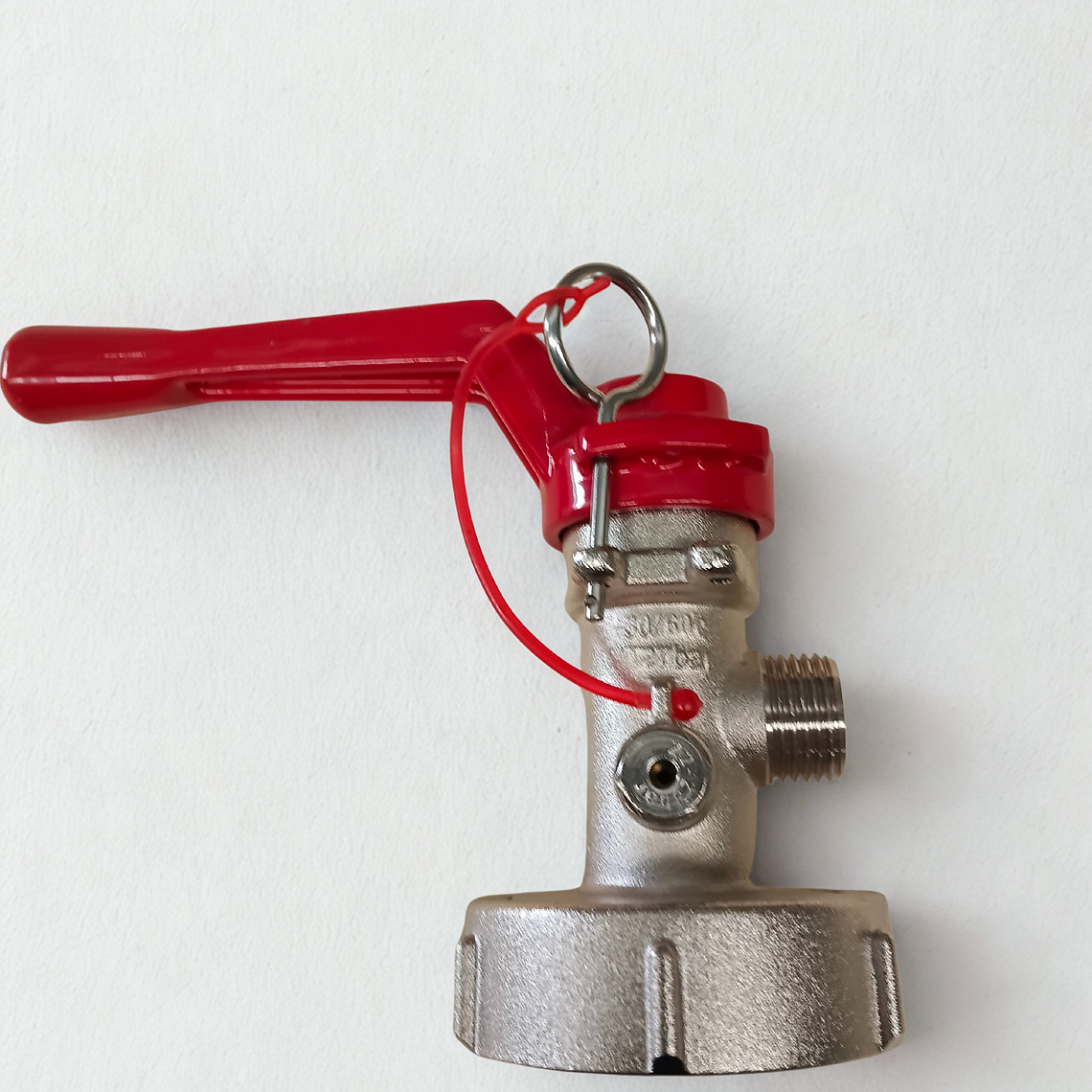 VALVULA CARRO CON TUERCA 2