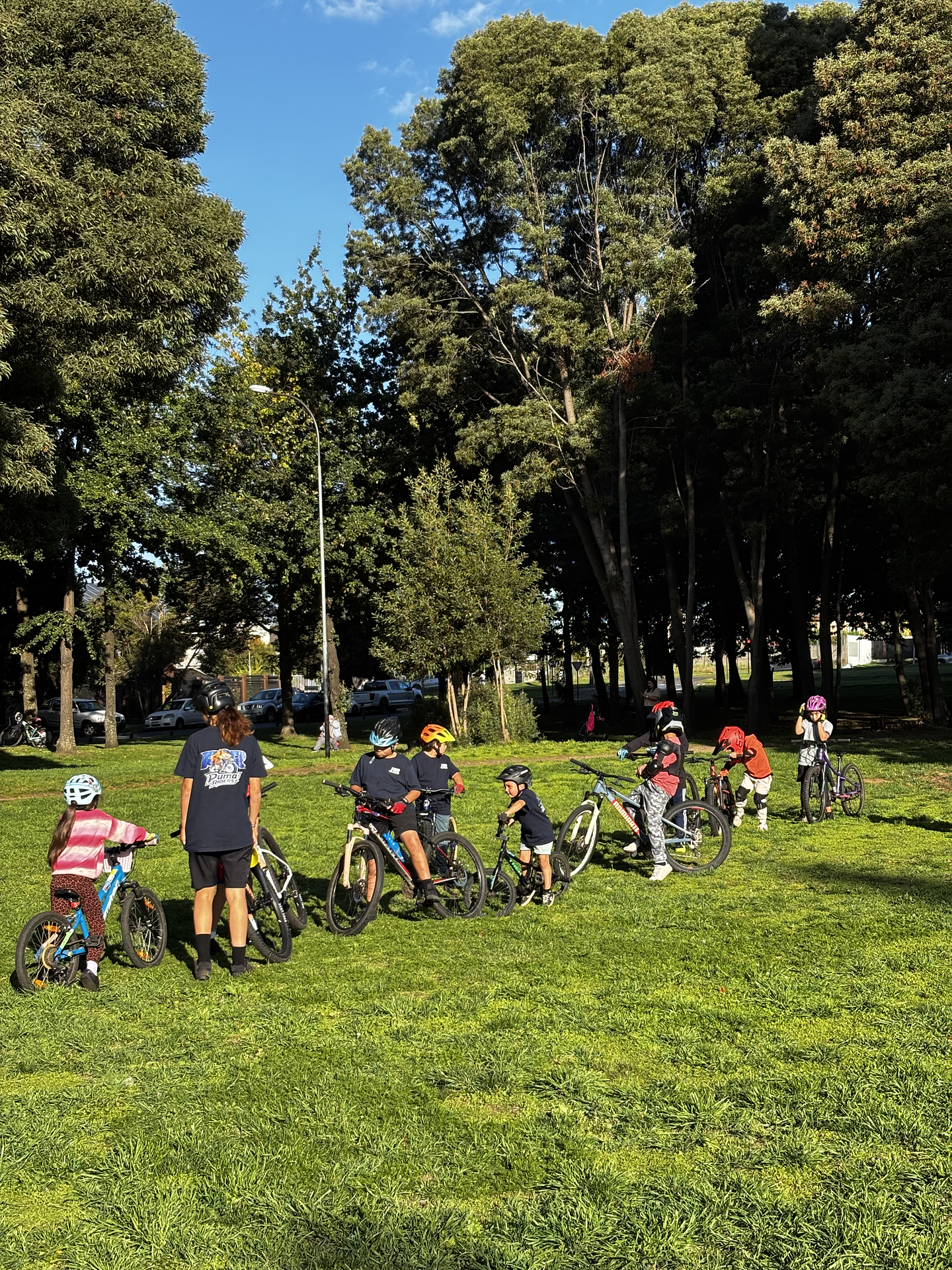 APOYAMOS A LOS NUEVOS CICLISTAS EN SU INICIACION Y FORMACION , ESCUELA RISCO RIDERS