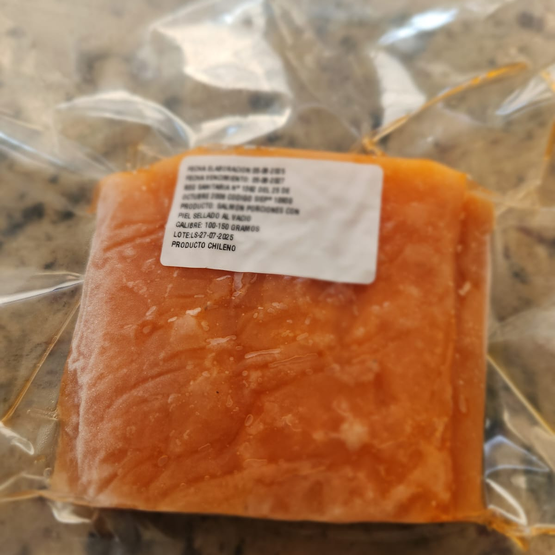 Salmón porcionado con piel - 100-150 grs cada una 1