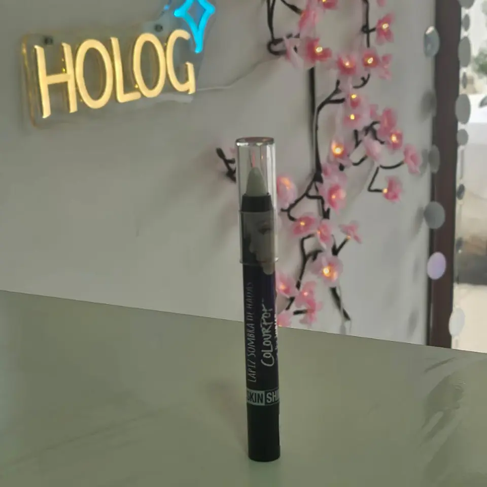 Iluminador en Lapiz Colourpop - SKINSHIMMER 1