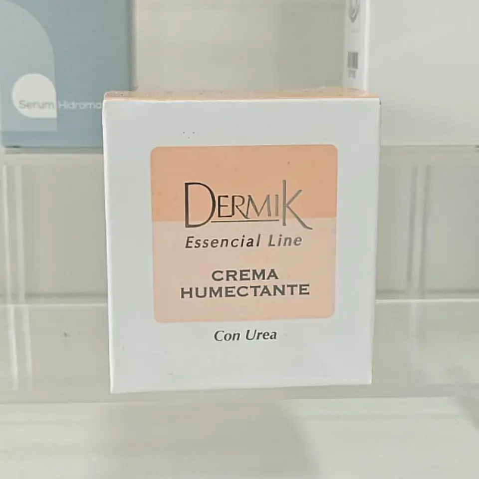 Crema Humectante Essencial Line con Urea - DERMIK 1