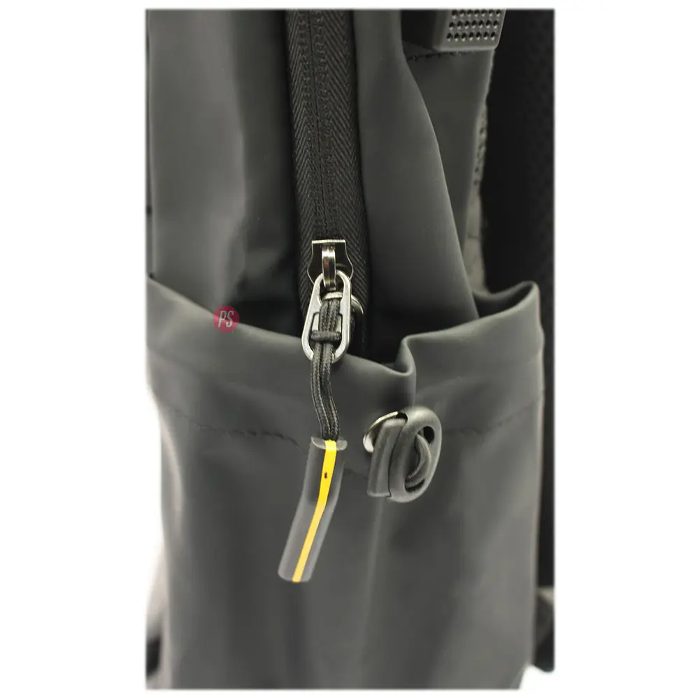 Mochila Negra Impermeable con Cierre Delantero - PS 3