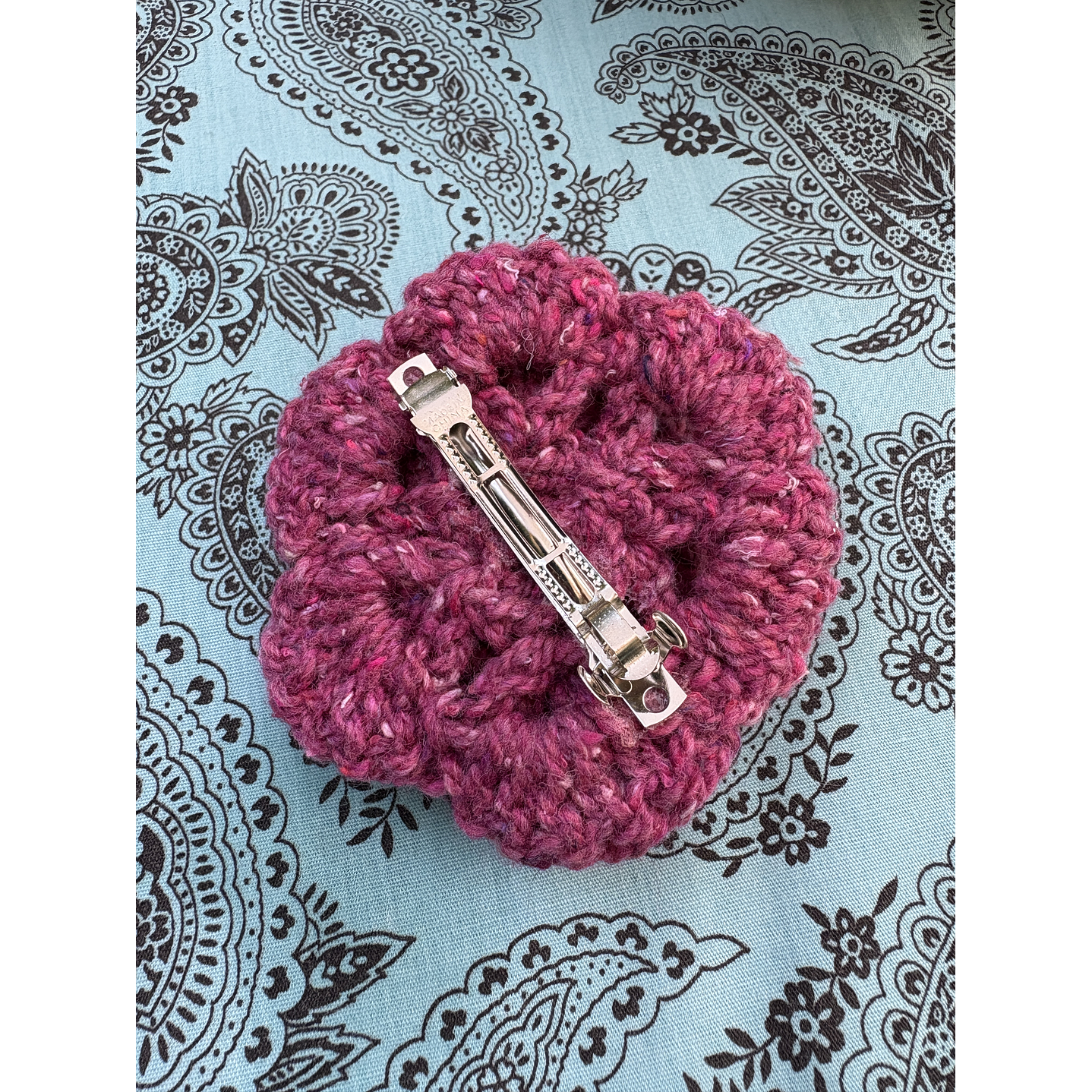 Pinches de flores tejidas a crochet (dos pinches) 3