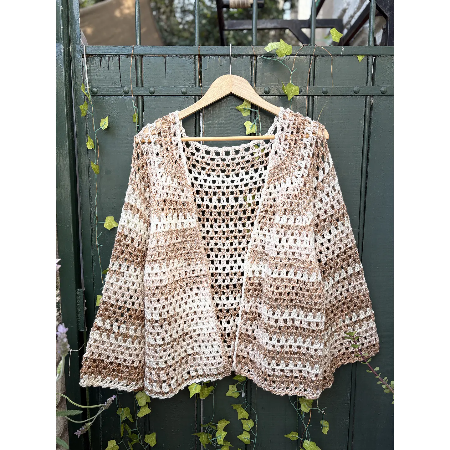 Cardigan tejido a crochet 4